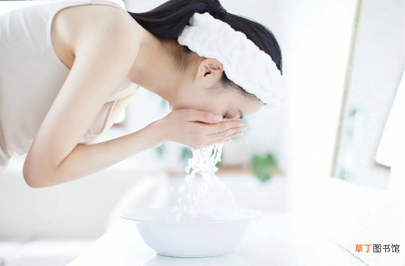 用洗面奶多洗几遍能卸妆吗