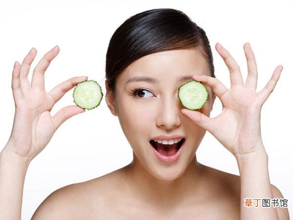 黄瓜敷脸有讲究 错误方法会毁容