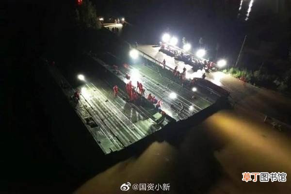 新乡告急！“救援航母”来了：应急动力舟桥已转移上千人