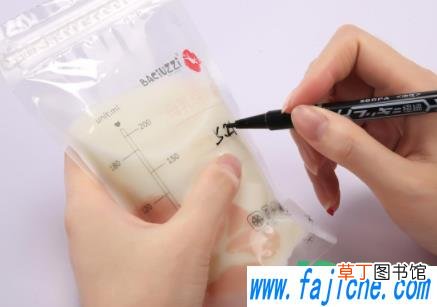 母乳袋怎么排空空气 母乳袋里的空气排不净有影响么