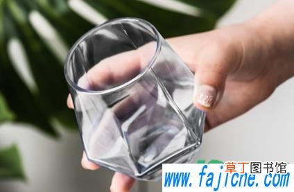 玻璃杯什么情况会炸 玻璃杯怎么处理才不会炸