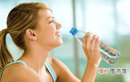12种错误的喝水方法 你犯了吗？
