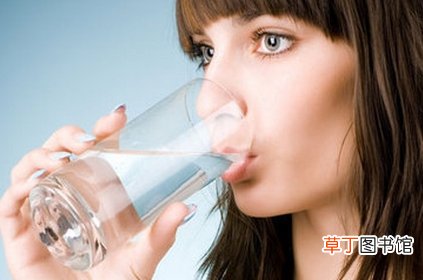 12种错误的喝水方法 你犯了吗？