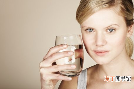 水也不能乱喝 这些水喝进肚子会中毒！
