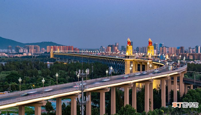 武汉长江大桥是苏联援建的吗