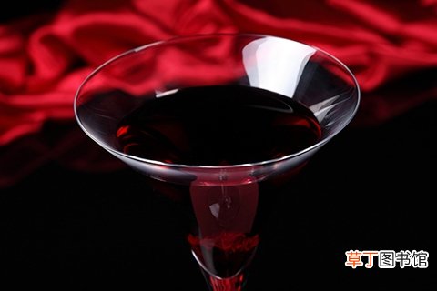 什么时候喝红酒最好？ 睡前来一杯能助眠