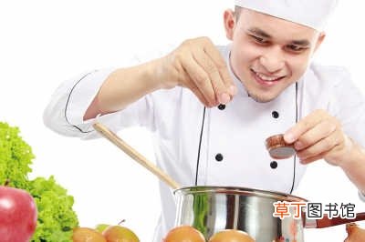 烹饪放盐有讲究 小厨娘教你抓好放盐时机