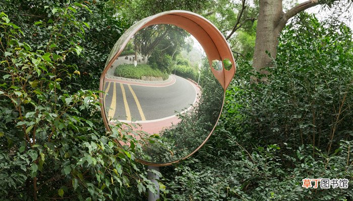 凹面反光镜和平面反光镜的区别