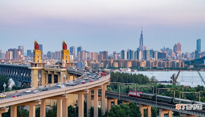 南京长江大桥是谁设计建造的