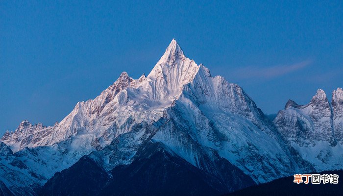 萨普神山海拔多少米