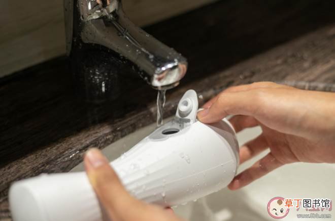 冲牙器用什么水冲洗好 冲牙器可以把牙结石冲下来吗