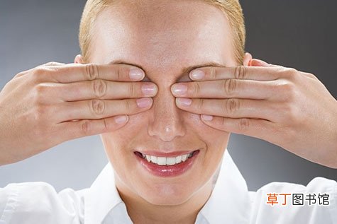 滥用”维生素A”对眼睛造成伤害看完你还敢用吗？