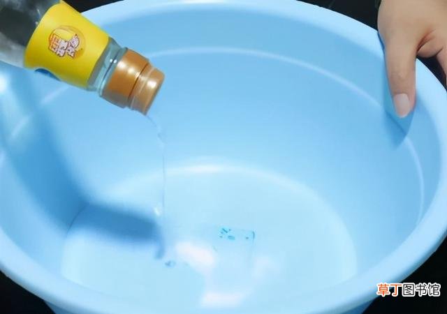 硅胶透明手机壳发黄怎么办 硅胶手机壳发黄用什么能洗白
