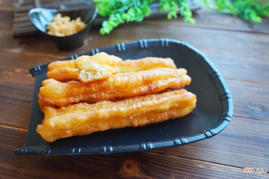 吃油条当早餐竟会中毒 教你自制健康油条