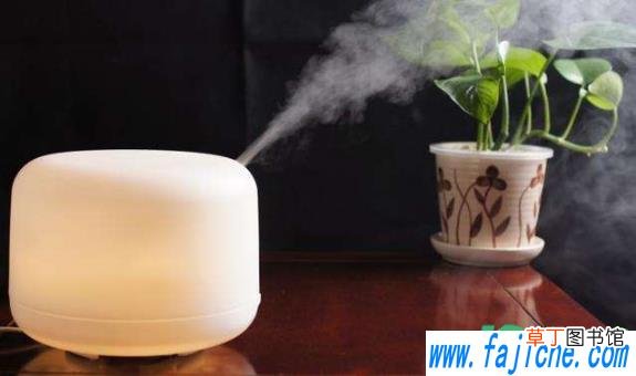 加湿器先通电还是先加水 ?加湿器先加水还是先插电