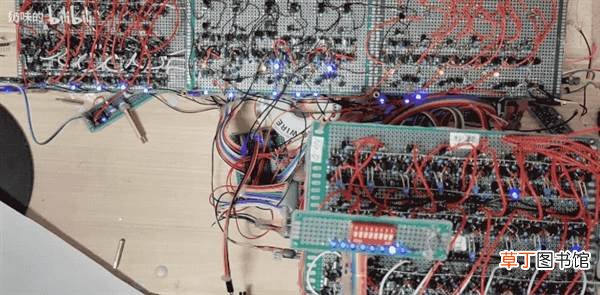 可跑程序 B站焊武帝爆火出圈：纯手工拼晶体管自制CPU