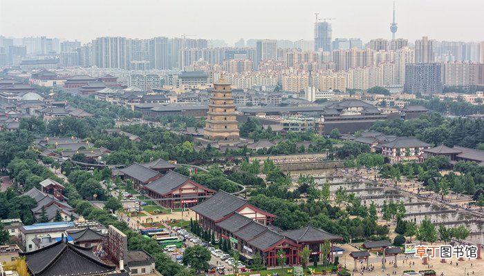 大雁塔是哪个朝代建的
