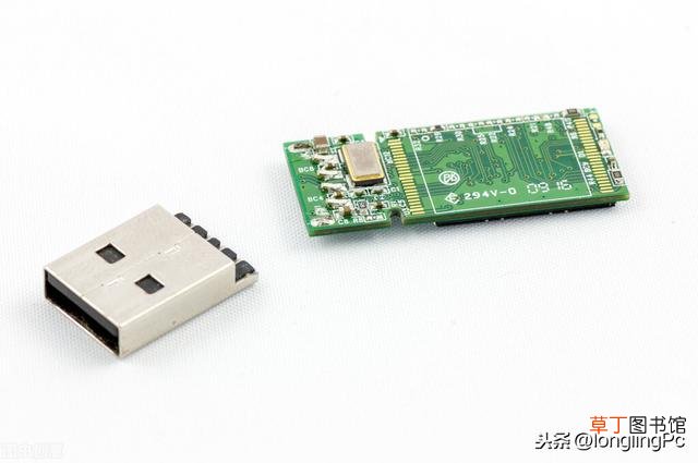 怎样把u盘里的东西弄到电脑上发邮件 怎样把u盘里的东西弄到电脑上