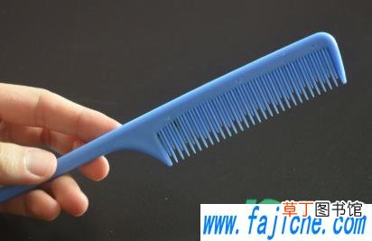 用久的梳子该怎么洗 梳子油了怎么洗