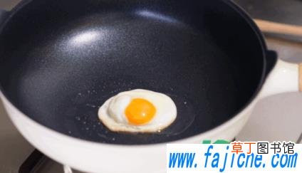 不粘锅炒菜有泡沫怎么办 不粘锅的油为什么有泡沫