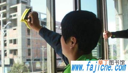 玻璃怎么擦最干净小窍门 百洁布擦玻璃会有划痕吗
