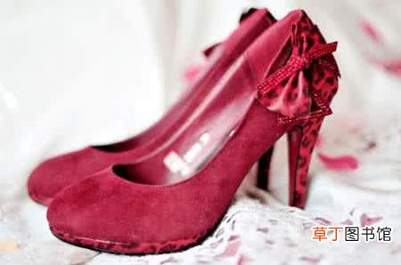 新娘当天穿什么颜色鞋 结婚新娘穿什么颜色鞋