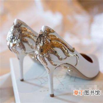 新娘当天穿什么颜色鞋 结婚新娘穿什么颜色鞋
