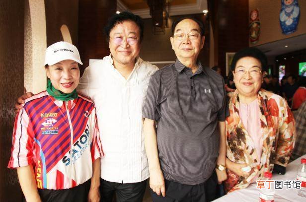 中国第一个奥运冠军是谁??中国第一个奥运金牌是谁