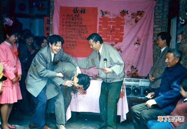 你见过哪些令人发指的父母 母亲为了钱竟然这样做
