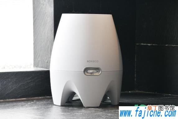 加湿器放电脑旁不对着可以吗 加湿器可以放在电脑显示器前面吗