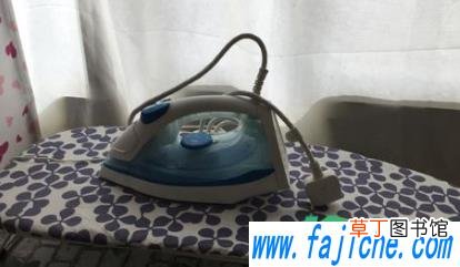 电熨斗漏水怎么修 电熨斗底部漏水还能继续用吗