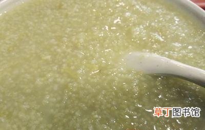 上吐下泻的原因是什么 上吐下泻吃什么好