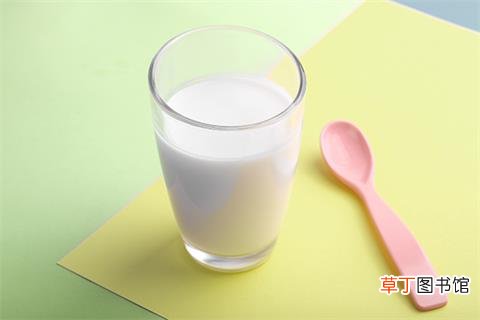 女性睡前喝牛奶的好处-女性睡前喝牛奶合适吗