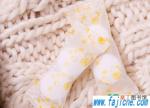 冰箱里樟脑丸味道重怎么办 樟脑丸放在冰箱去异味可以不