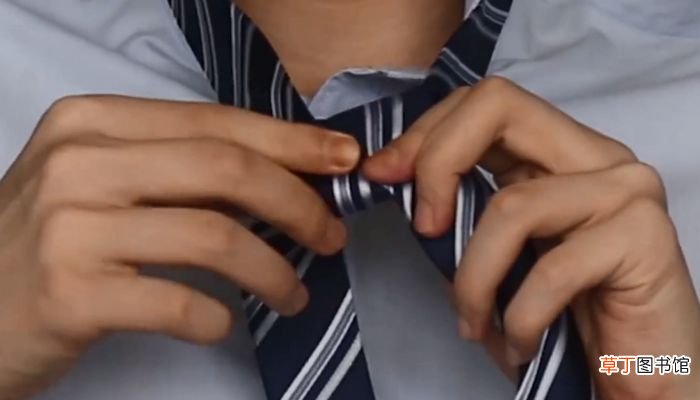 学生领带系法学生领带系法方式有哪些