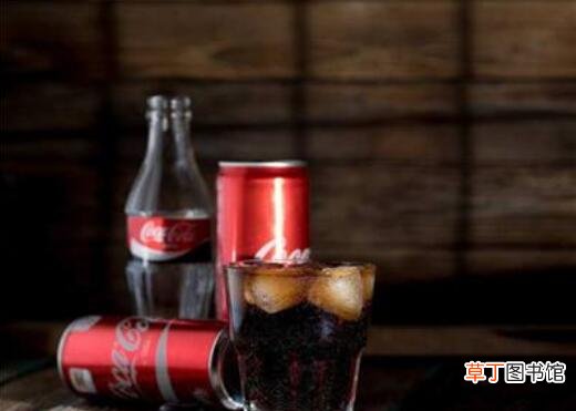 碳酸饮料的危害有哪些 碳酸饮料的好处与坏处