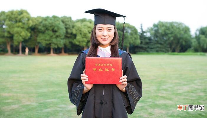 学士帽的正确戴法学士帽怎么戴