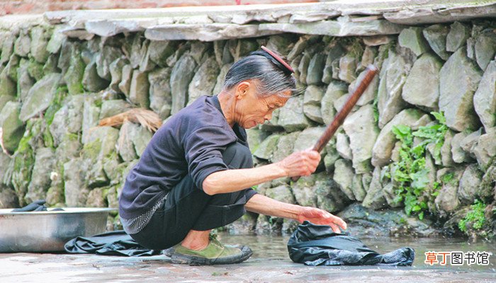 老妪是指多少岁