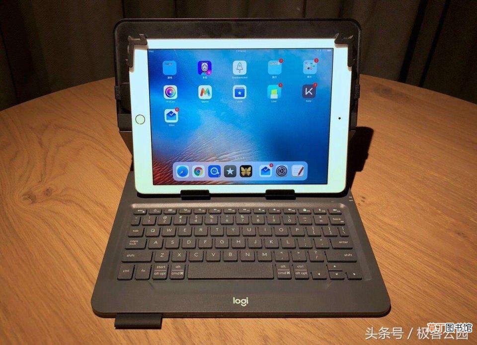 ipad键盘不见了怎么办 ipad电源键下陷自修方法