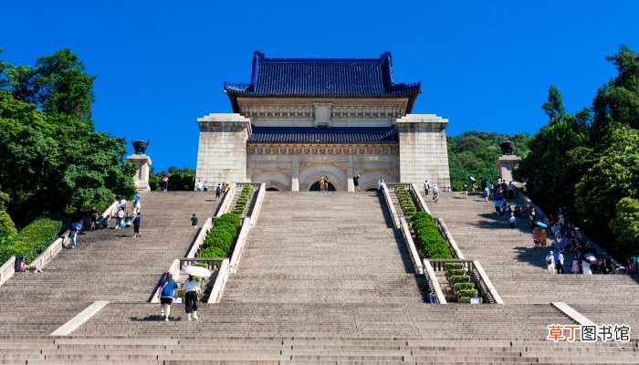 鸡鸣寺名字的由来