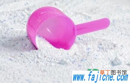 自己怎么制作洁厕灵 马桶洁厕灵的使用方法怎么用