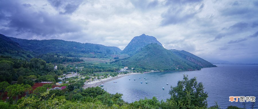 哀牢山是云南哪里