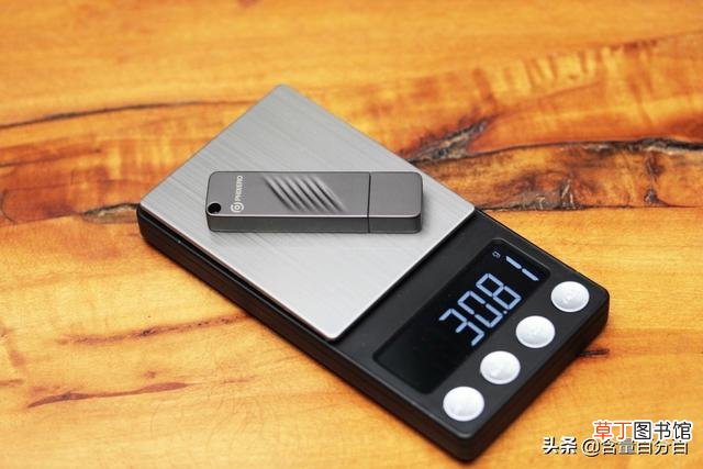 移动硬盘和u盘的区别哪个好 移动硬盘寿命