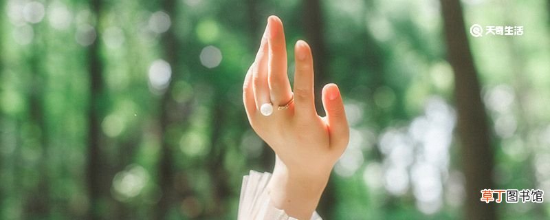未婚带戒指怎么戴 未婚怎么戴戒指