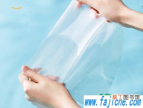 洁面巾怎么用最好 洁面巾干用还是打湿用