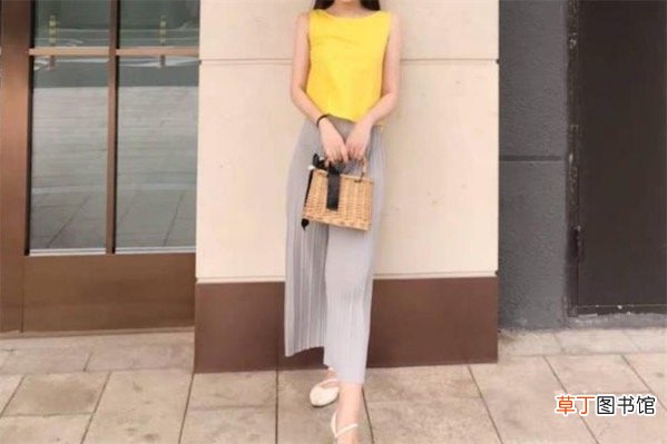 夏季吊带如何搭配