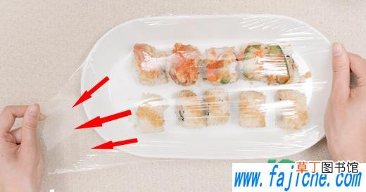 保鲜膜加热融化了菜还能不能吃 保鲜膜可以加热吗
