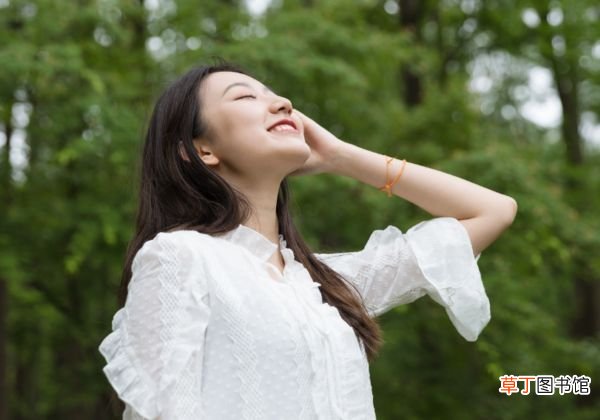 高腰牛仔短裤搭配什么上衣 短裤搭配什么上衣好看