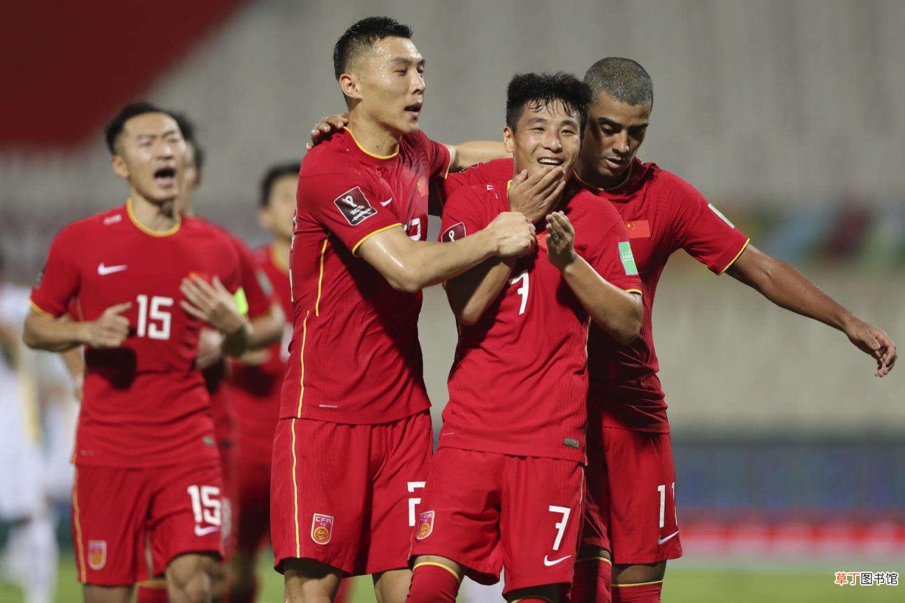 国足3-2绝杀越南收获12强赛首胜 国足将士终于获得这宝贵的三分