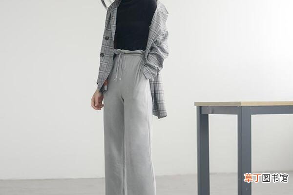 黄皮适合灰色衣服吗